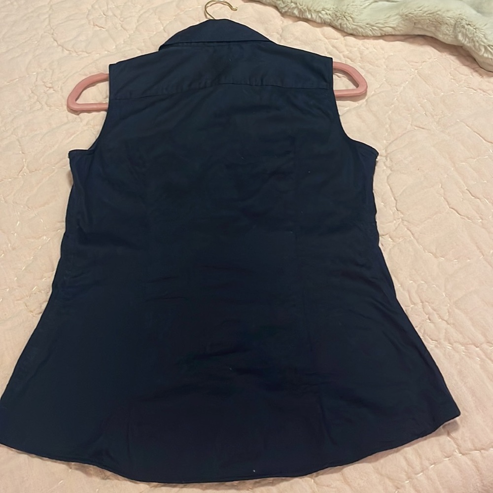 Banana Republic Sleeveless Button-up - Picture 2 of 7